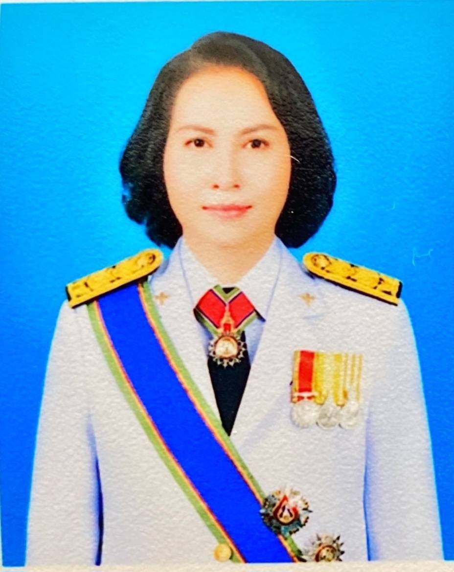 นางกมลวรรณ ชาติทองคำ